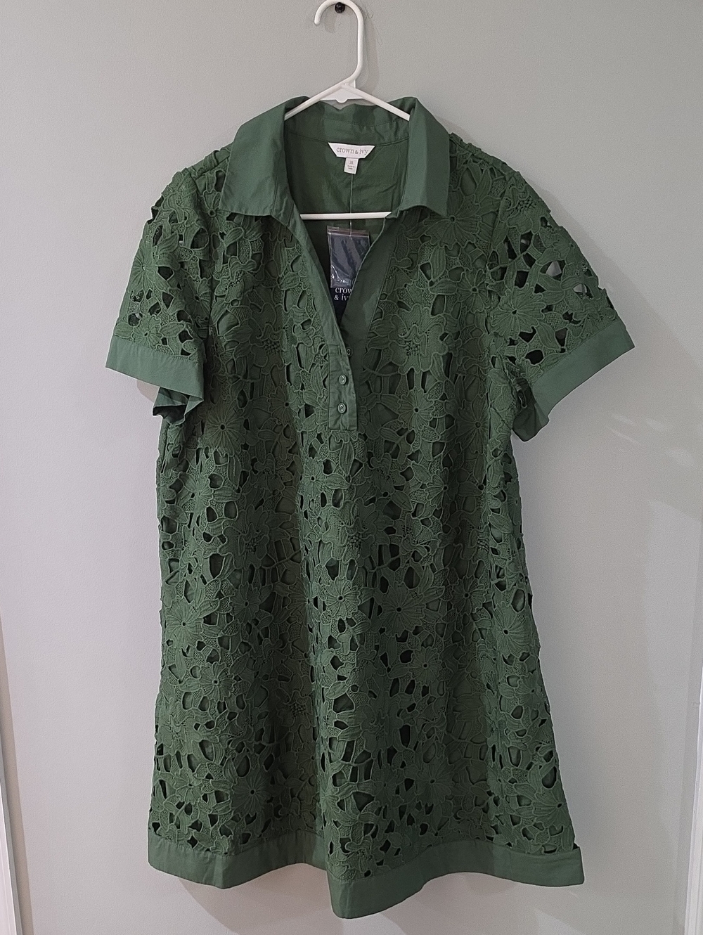 crown & ivy Green Floral Eyelet Polo Shift Dress
